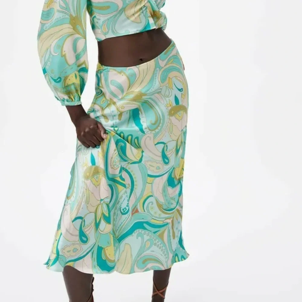 ZARA Sea Green Spring Multicolor 100% Viscose A Line Side Zip Midi Skirt Sz L